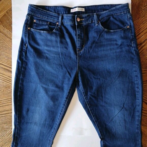 Signature Levi Strauss Gold Mid Rise Capri Dark Wash Cuffed Jeans Size 18 W34 - Picture 3 of 16